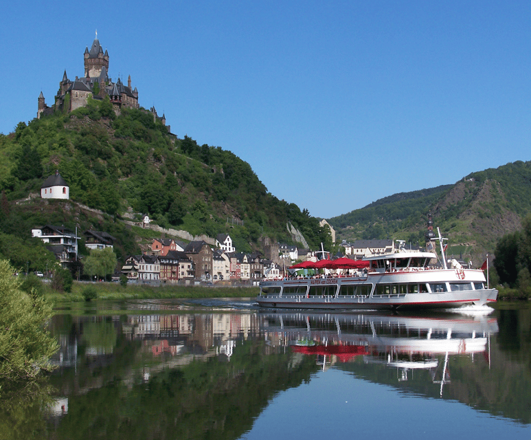 Cochem, Moselle: Castle, boat and wine tour - The midday boat ride on the Moselle