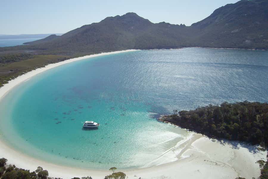Coles Bay: Wineglass Bay Adults-Only Cruise with Lunch - Starting at Coles Bay with a clear morning schedule