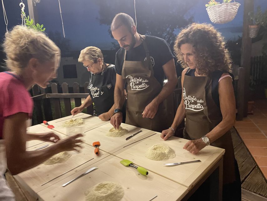 Cooking class, dinner and wine tasting in Lecce (Corigliano) - Learning to make orecchiette and macaroni