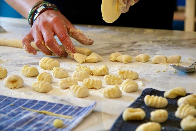 Cooking Class : Fresh pasta and TIRAMISÙ with Lake Garda wines - Local Garda wine with the meal