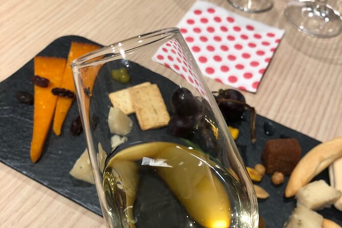 Cordoba sunset, local wine & cheese tasting - What Happens at 6:00 pm on Calle Carlos Rubio