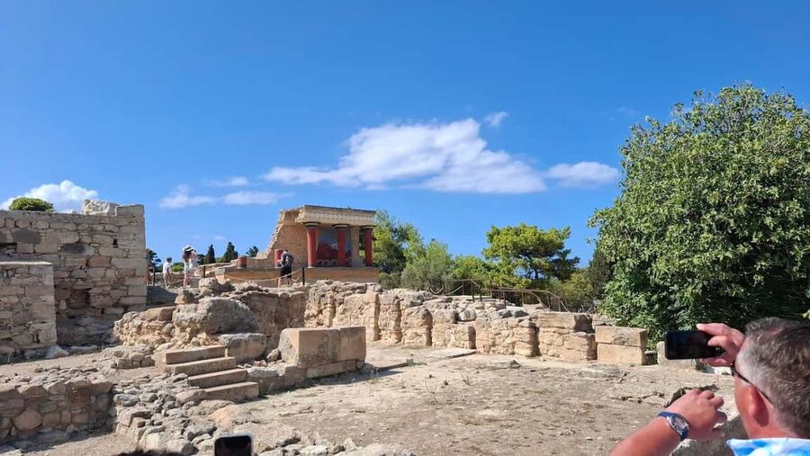 Crete: Knossos Palace, Winery & Olive Oil Tour with Lunch - A traditional village lunch with wine and raki