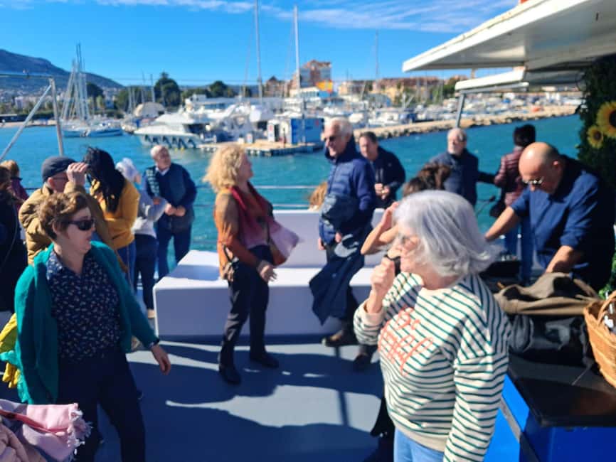 Denia: Cova tallada Catamaran Trip w/ Mussel Tasting & Wine - Who will enjoy this Dénia boat trip?