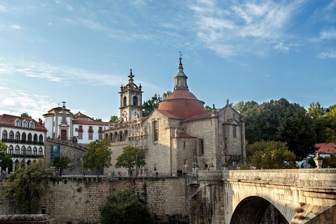 Douro Valley: Historical Sites, Wine Experience, Lunch & Cruise - Meeting in Porto for an Early Start