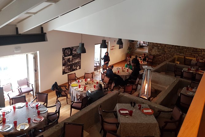 Douro Valley Wine Tour: 3 Vineyard Visits, Wine Tastings, Lunch - Folgosa: a historic estate and Port tasting