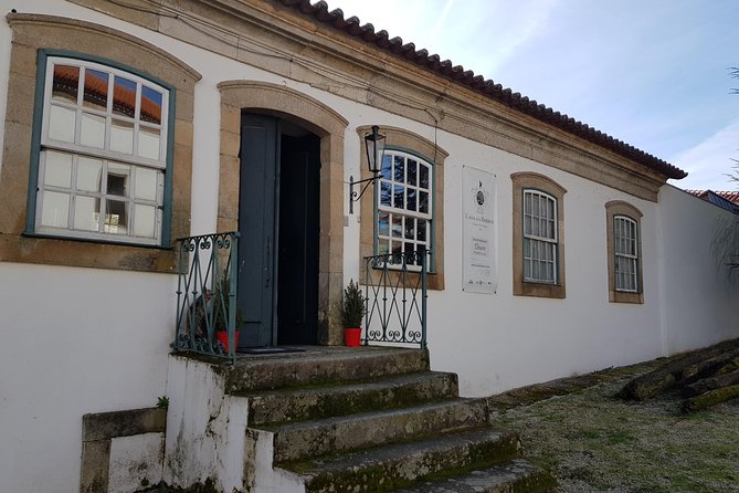Douro Valley Wine Tour: 3 Vineyard Visits, Wine Tastings, Lunch - What the wine program is really like