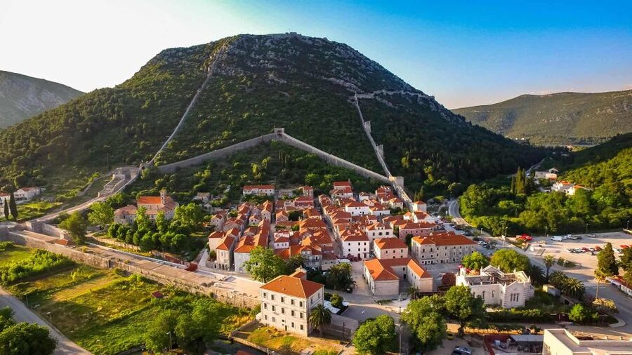 Dubrovnik: Oyster, Mussles, and Wine Tasting Tour in Ston - Ston, its walls, and the salt pans