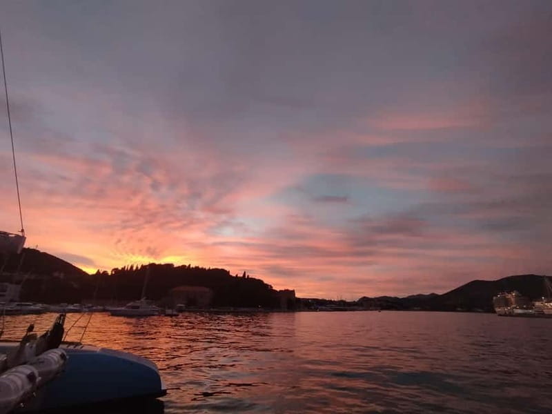 Dubrovnik: Sunset Catamaran Cruise with Sparkling Wine - Service, comfort, and the shared-boat tradeoff