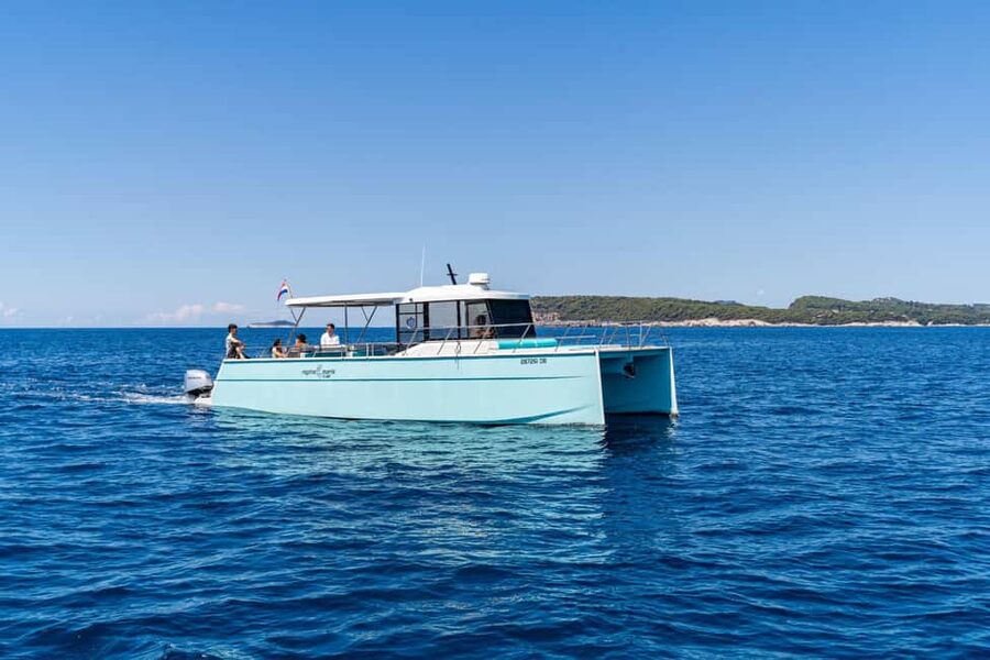 Dubrovnik: Sunset Catamaran Cruise with Sparkling Wine - Meeting the boat near the Old Town harbor