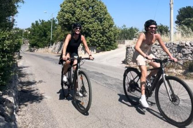 E-Bike, Focaccia and Wine - Locorotondo’s Historic Center by E-Bike