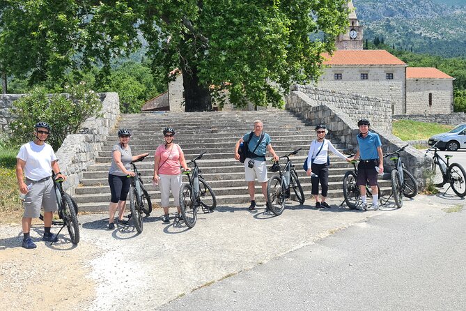 E-Bike Tour + Gourmet Snack + Wine Tasting (Small Group) - The guides make the difference