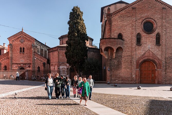 Eating Bologna Food and Wine Tour - The Two Towers and a useful city walk