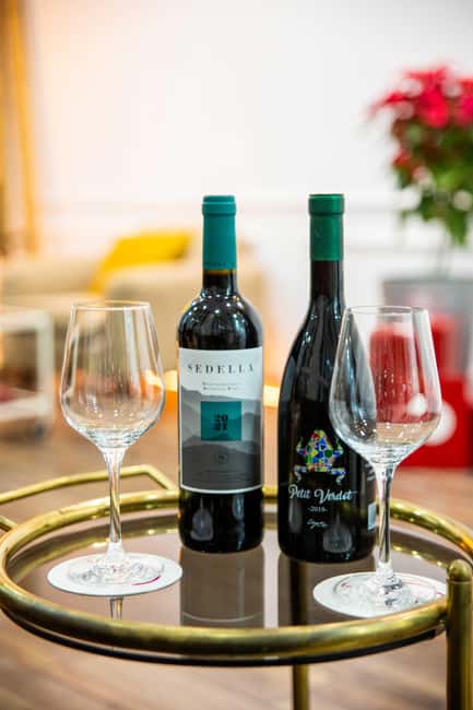 Echegaray 5, Málaga center: Wine & Relax Experience: Massage + Wine tasting - Finishing with wine, olives, and a quiet pause