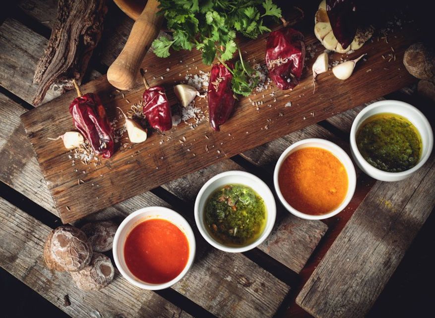 El Sauzal: Winery Tour and Mojo Sauce Workshop - Making mojo sauce with a local chef