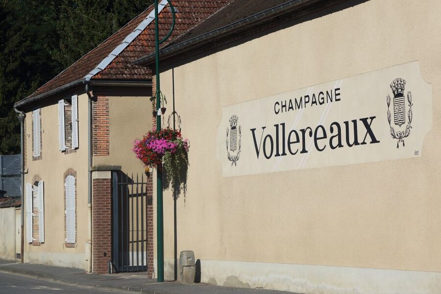 Epernay: Guided Tour of Champagne Cellar with Tastings - Forty minutes below ground: seeing how Champagne is made
