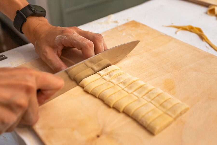 Fettuccine & Tiramisù: Cooking Class with Wine & Limoncello - Choosing a sauce for your pasta