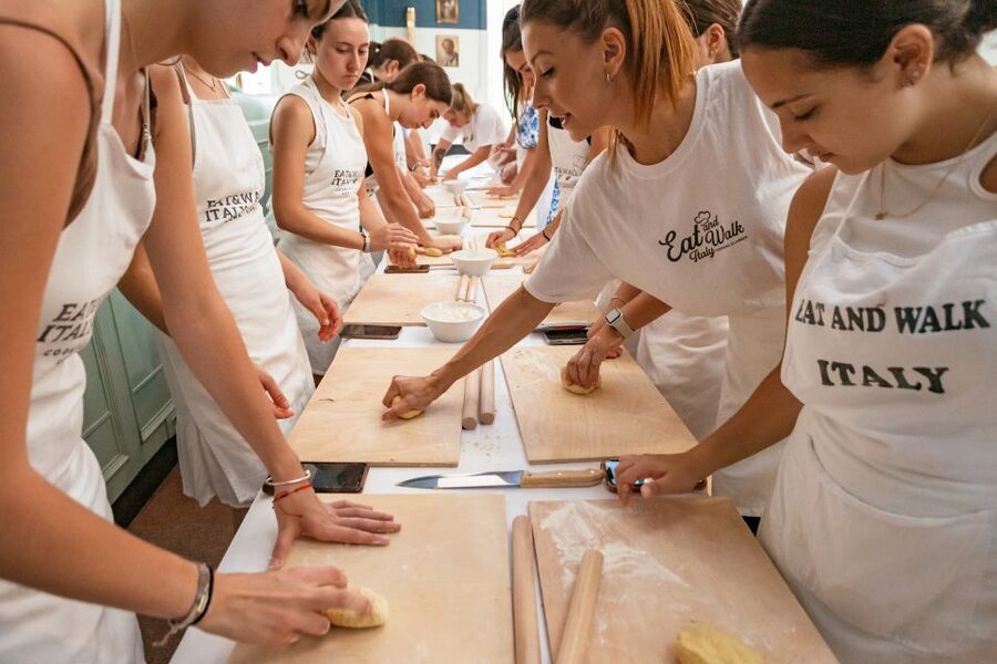 Fettuccine & Tiramisù: Cooking Class with Wine & Limoncello - Who should book this class?