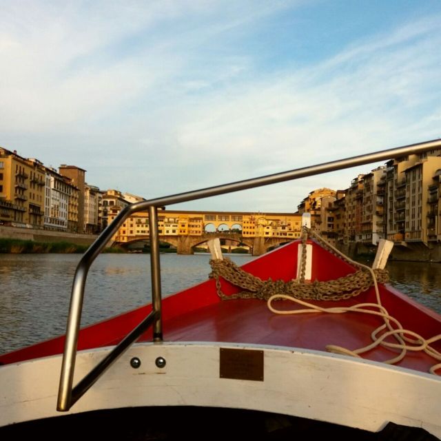 Florence: Authentic Barchetto River Cruise with Wine & Guide - Passing the Uffizi and Vasari Corridor