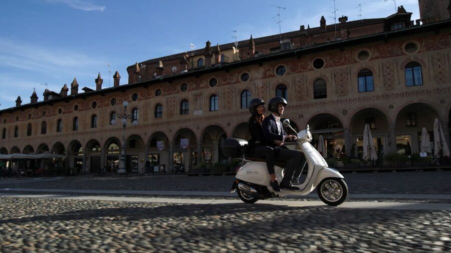 Florence: Chianti Wine Region Vespa or Fiat Topolino Tour - Wine cellar, olive oil, and the Tuscan meal