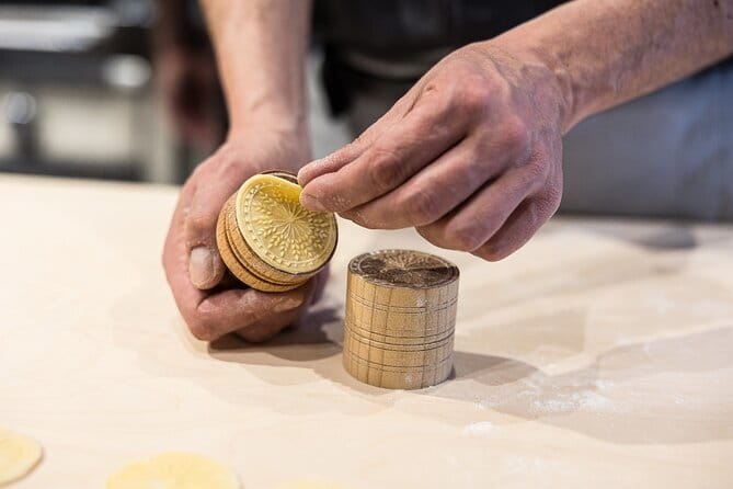 Florence: Cooking Class Pasta & Tiramisu Making Unlimited Wine - Making tiramisu without the fuss