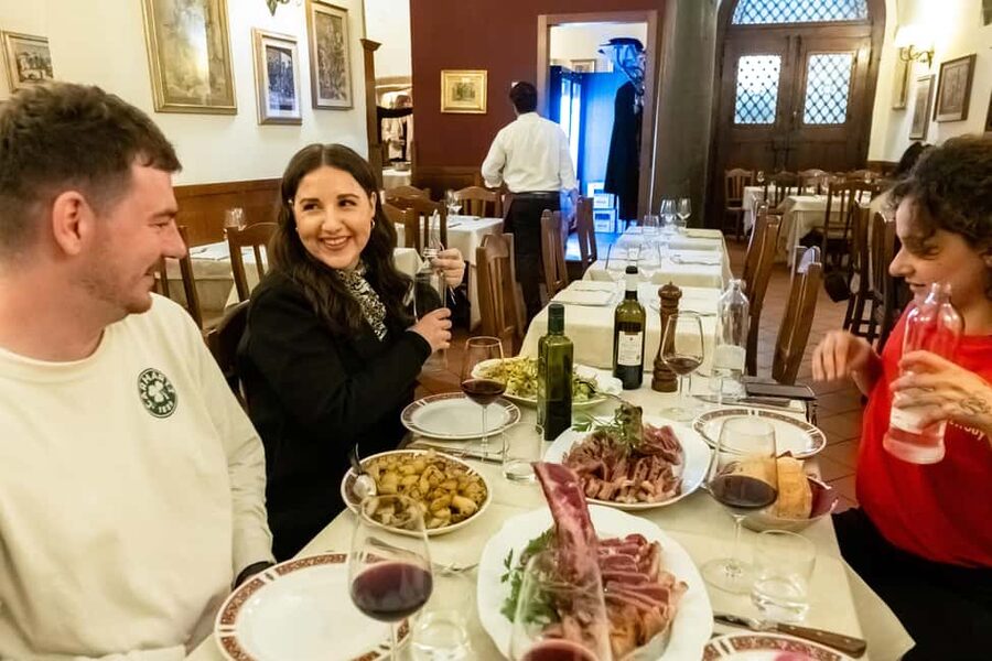 Florence: Food Walking Tour with Local Steak and Tuscan Wine - Oltrarno offers a slower evening mood