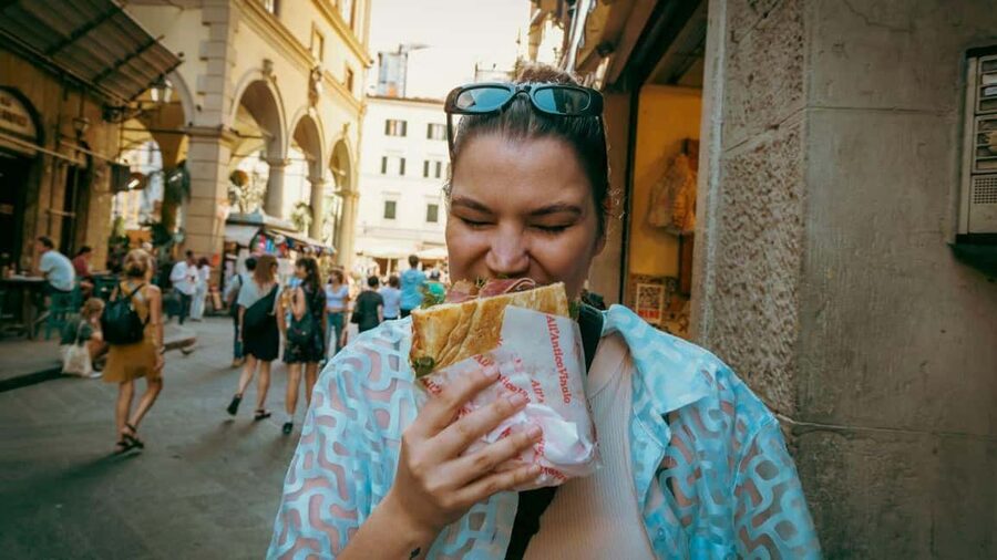 Florence Foodies Tour: Savor Tuscan Flavors & Fine Wine - Tuscan biscuits and Vin Santo at the final stop