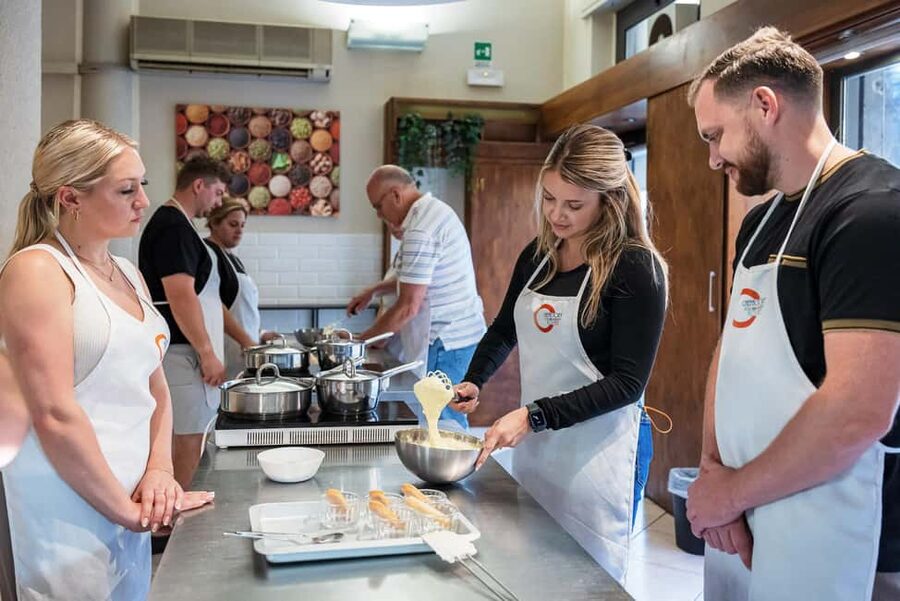 Florence: Handmade Pasta & Dessert Class with Unlimited Wine - Choosing lunch, dinner, or the full food day