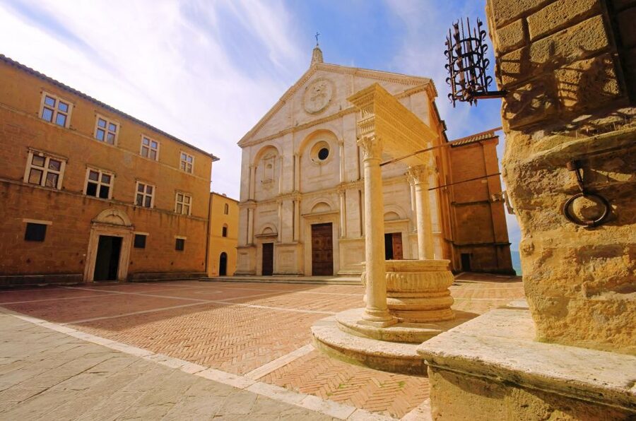 Florence: Monteriggioni & Val d'Orcia Optional Wine Tasting - Pienza and the taste of Pecorino cheese