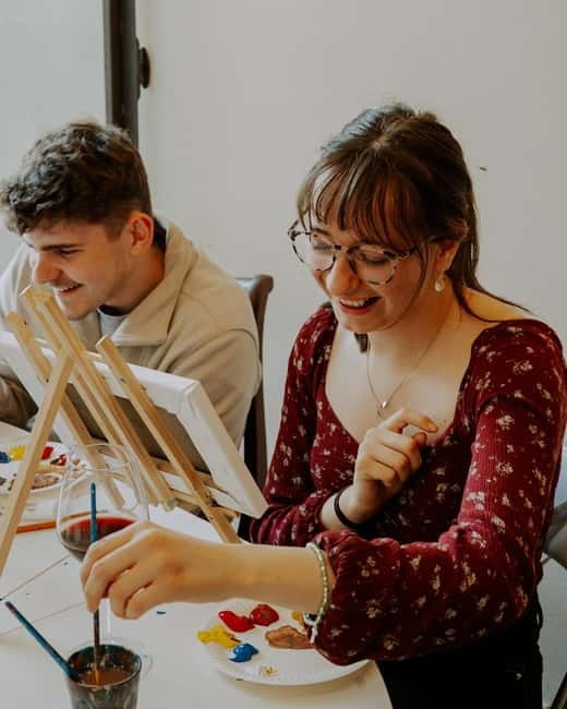 Florence: Paint&Wine with the view of Ponte Vecchio - What the two-hour painting session feels like