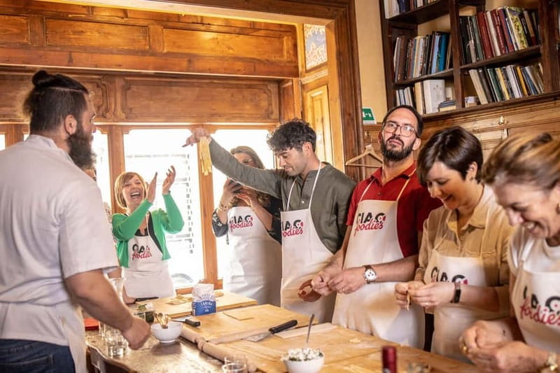Florence: Pasta & Tiramisu Class with Unlimited Wine - Why this class works so well in Florence