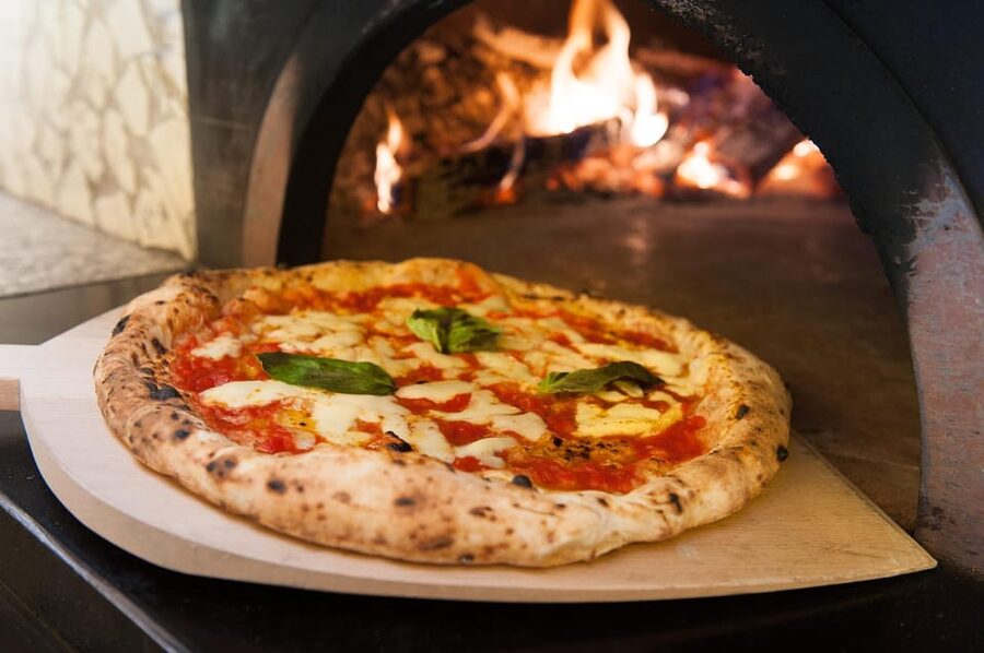 Florence: Pizza and Gelato Experience with Unlimited Wine - The social side of the class
