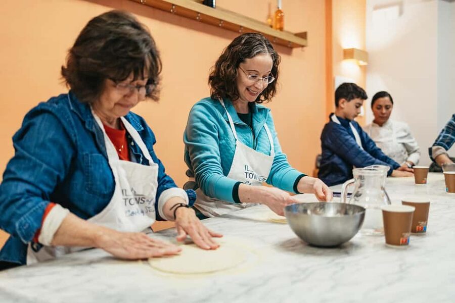 Florence: Premium Pizza & Gelato Preparation Class with Wine - Key points to know before booking