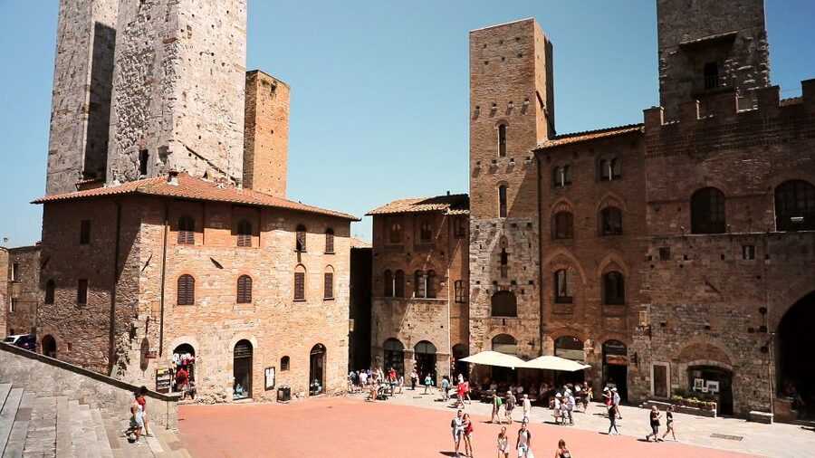 Florence: S. Gimignano, Siena, Chianti Wine Tasting & Lunch - Starting at Piazzale Montelungo in Florence