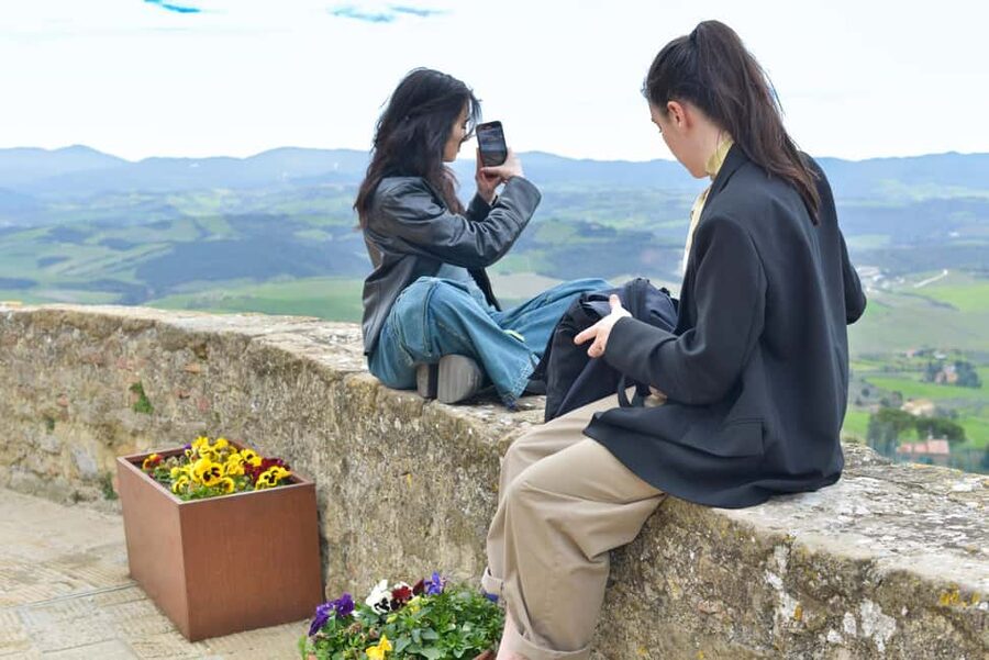 Florence: San Gimignano & Volterra Day Trip with Food & Wine - Winery time: more than a tasting counter