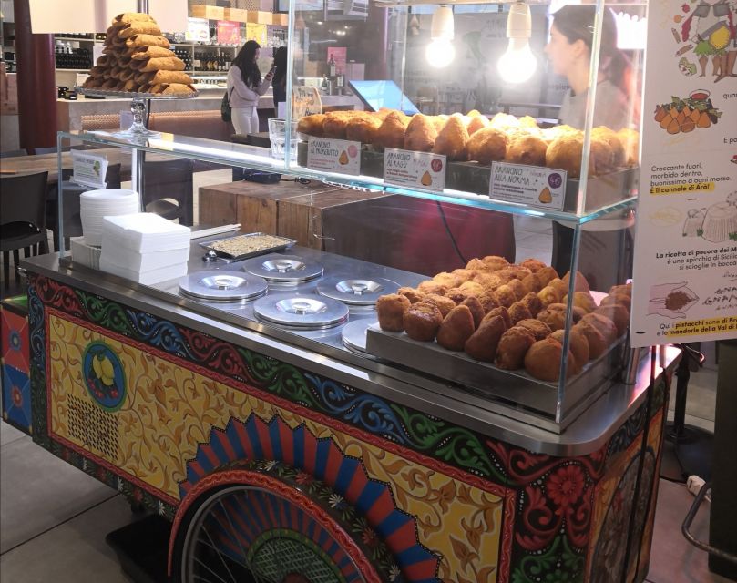Florence: Street Food Walking Tour with Wine - Crossing toward Ponte Vecchio and the sweet finish