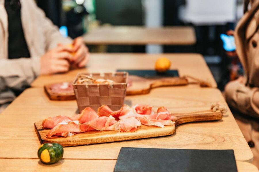 Florence: Tuscan Food and Wine Guided Walking Tour - Gelato closes the two-hour walk