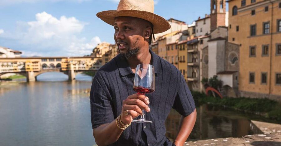 Florence: Wine-tasting Experience in Front of Ponte Vecchio - Two wines, two different ways to explore Tuscany