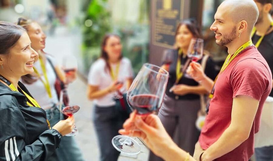 Florence: Wine Windows Walk with Wine Tasting and Appetizers - Piazza San Marco and the first wine-window clues
