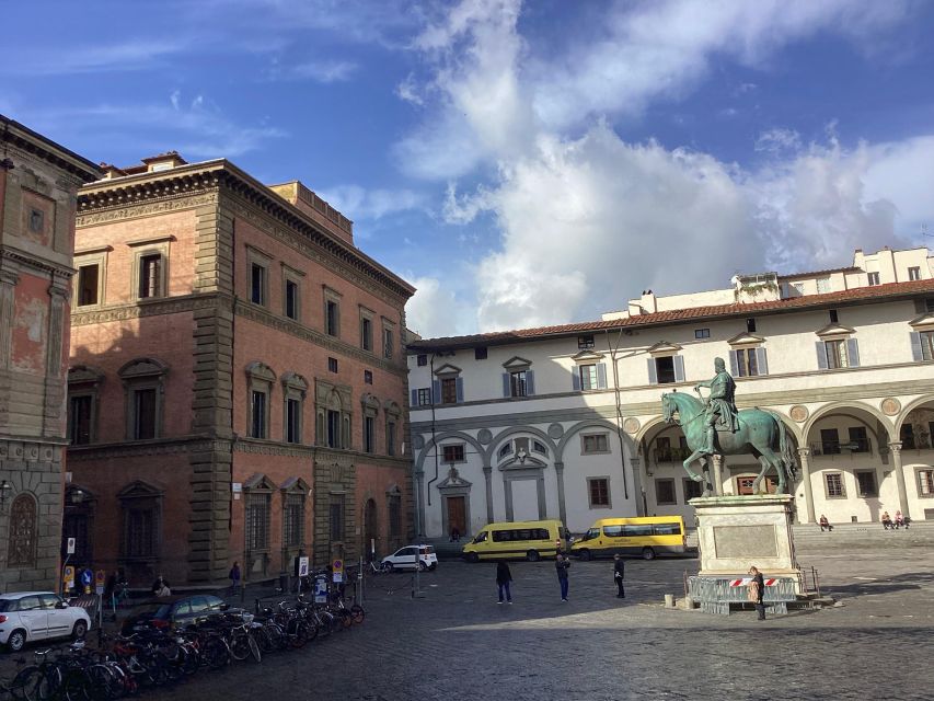 Florence: Wine Windows Walk with Wine Tasting and Appetizers - The Duomo area without a long museum stop