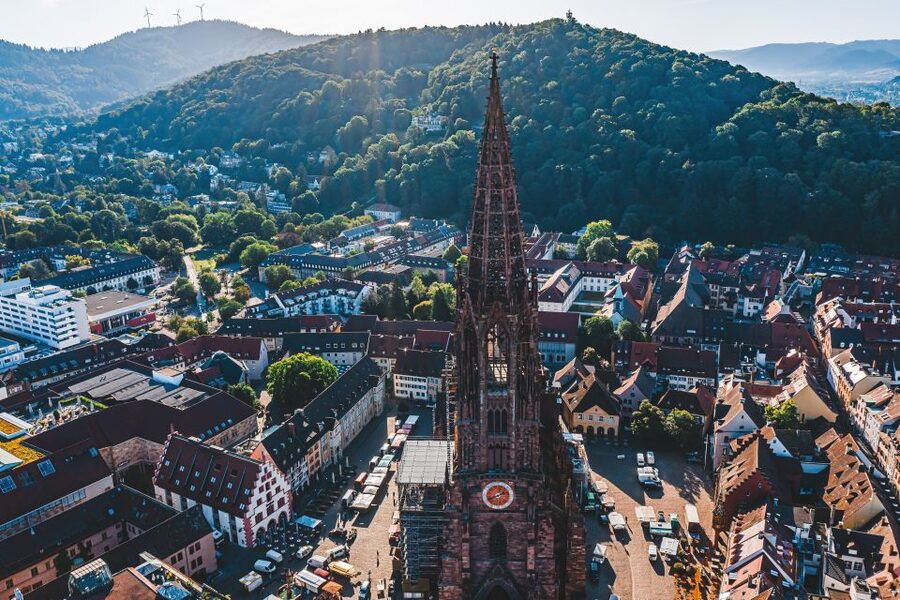 Freiburg: Veni, vidi, vino - wine hike and tasting - Riding the Schlossbergbahn uphill