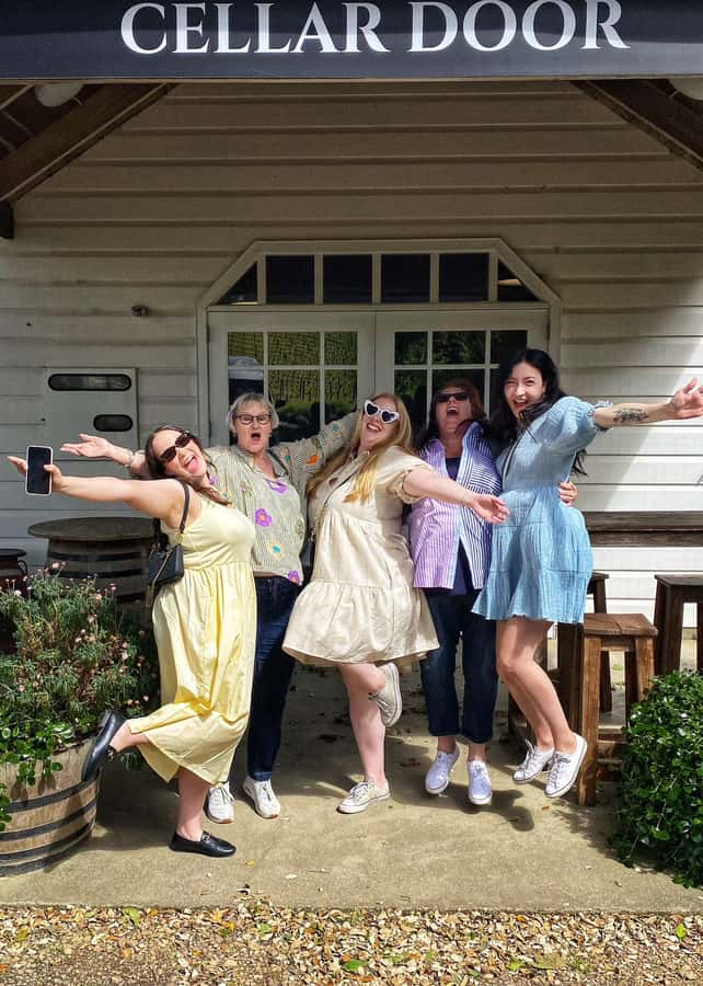 From Auckland: Waiheke Island Wineries' Tour - A small group makes the van ride more useful