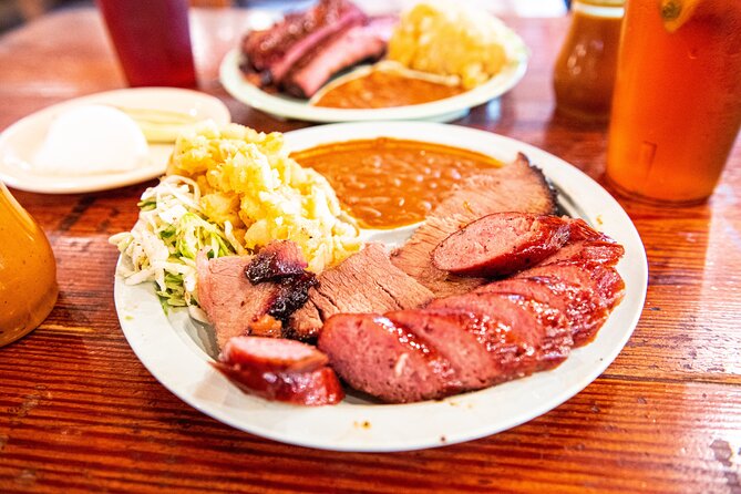 From Austin: Hill Country BBQ & Wine Shuttle - The ride from Austin into the Hill Country