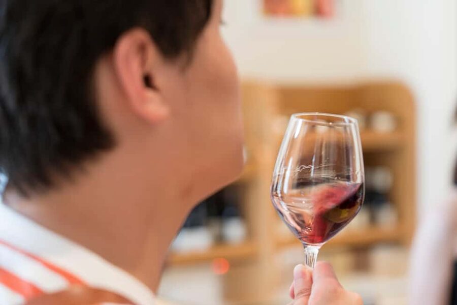 From Avignon: Châteauneuf du Pape Half-Day Wine Tour - Who should book this wine tour?
