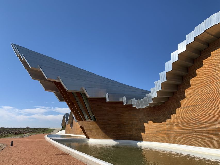 From Bilbao: Rioja Architecture and Wine Tour - Three pintxos and a Riojano lunch