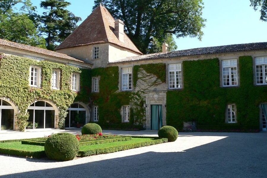 From Bordeaux: Full-Day Medoc Wine Tour - Three estates, three different views of Medoc