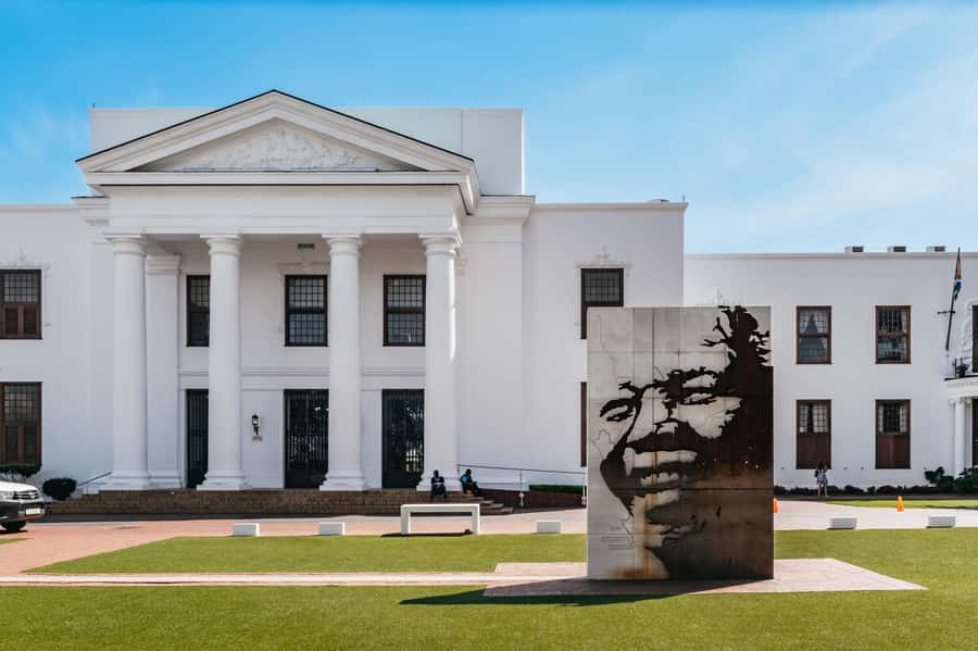 From Cape Town: 3 Regions Wine Tour with 3 Estates, 15 Wines - Paarl and the sweet finish