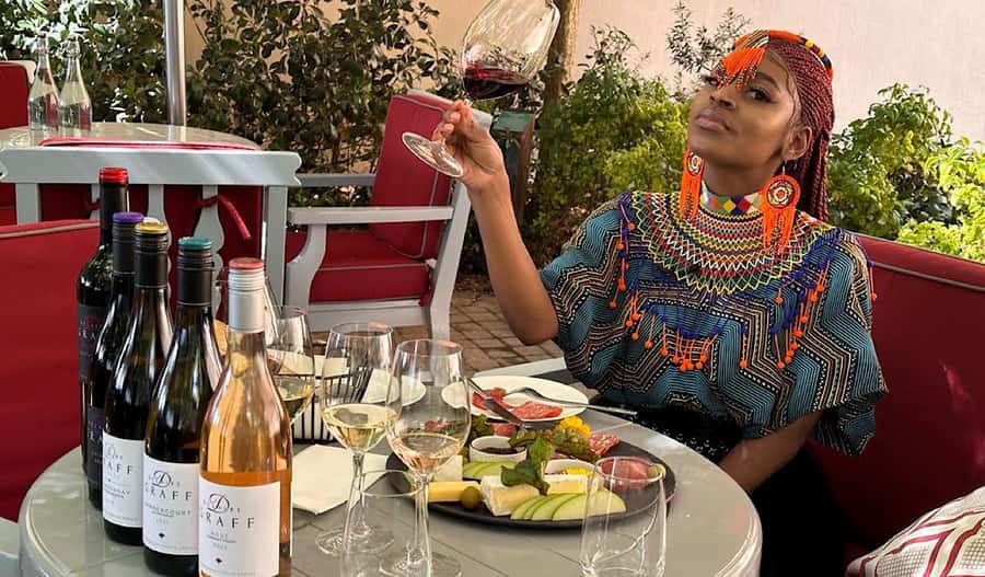 From Cape Town: Stellenbosch & Franschhoek Wine Tasting Tour - From Cape Town to oak-lined Stellenbosch