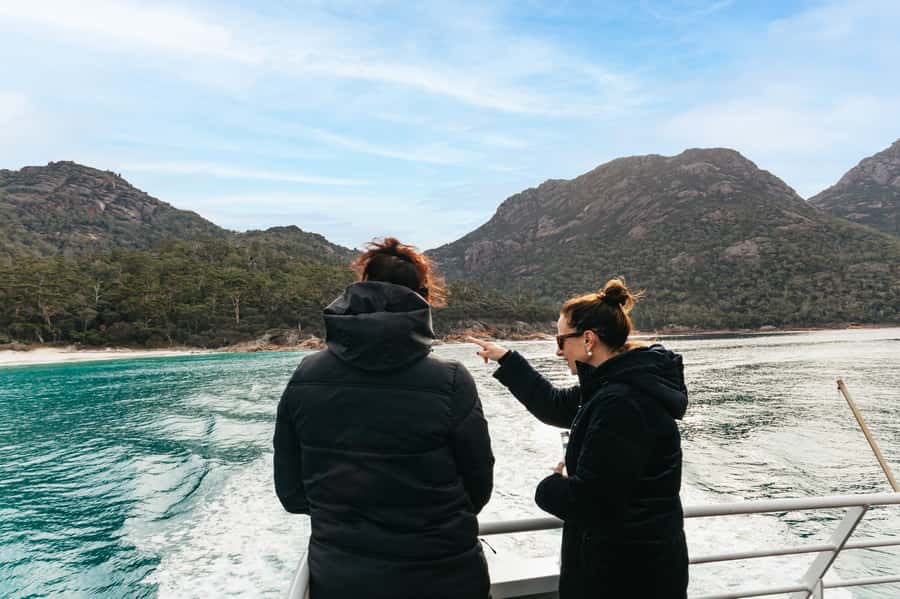 From Coles Bay: Wineglass Bay Cruise with Lunch - What the onboard commentary adds