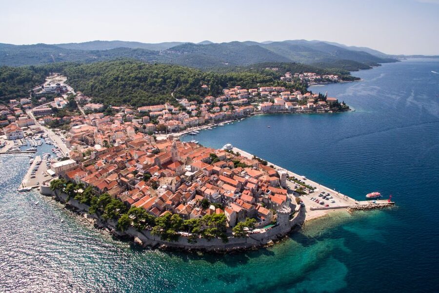 From Dubrovnik: Island of Korčula with wine tasting - Across Pelješac, where wine becomes part of the scenery