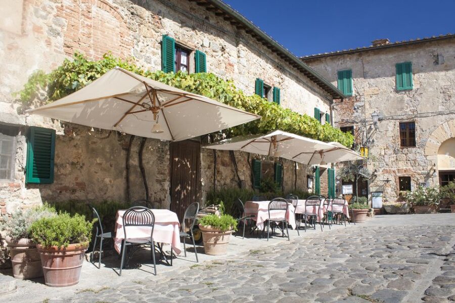 From Florence: Chianti Wine Tour with Tasting - The food is small, but it changes the tasting